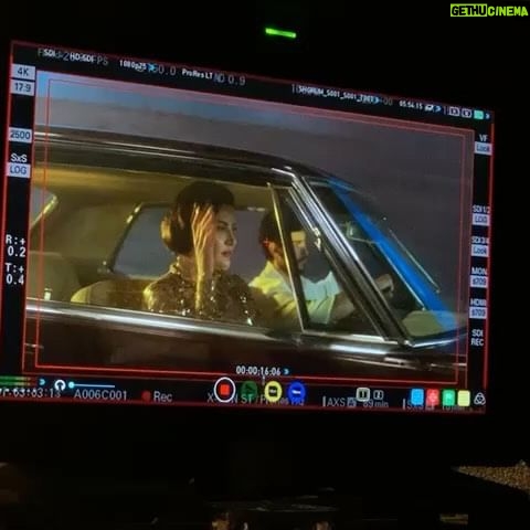 Göksel Instagram - Arşivi karıştırırken silmeye kıyamadığım Çölde Bir Vaha’nın backstage görüntüleri 💘