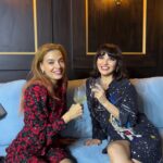 Göksel Instagram – Bir başka aleme gittik ve döndük…Yarın bambaşka bir aleme doğru uçuyoruz.
Dubai ✈️Diyarbakır

@bayhanproduksiyon