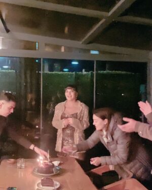 Göksel Instagram - 52. yaşıma yakışır sahnede deli bir akşamdı. 💓 🥳🎈Teşekkürler Kocaeli. 🤍

@hayalkahvesi.kocaeli