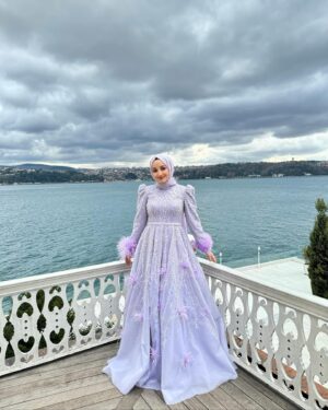 Gözde Akyıldız Instagram - Workshop’tan geriye kalanlar 💜💜
Abiyem @zaqabridal ✨ 

•
•