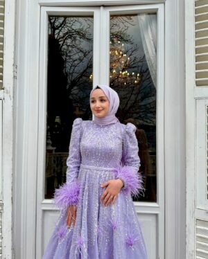 Gözde Akyıldız Instagram - Workshop’tan geriye kalanlar 💜💜
Abiyem @zaqabridal ✨ 

•
•