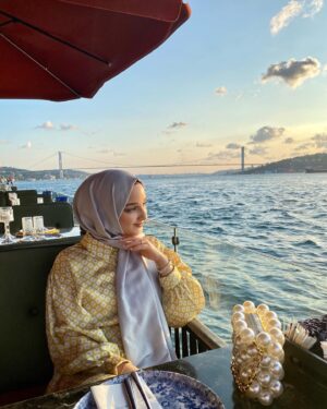 Gözde Akyıldız Instagram - Hoşgeldin yeni yaşım ✨

⭐️