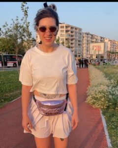 Gözde Cığacı Instagram - Sondaki foto gerçek ben 😅😂 Kask kolluk dizlik falan hep takın çocuklar ben havalı poz için çıkarttım 🤓🌞