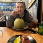 Gözde Cığacı Instagram - İçimiz ısınsın 🥲 2.videomun adı “Bali’de Belly” ses açın pls #bali #ubud #youngcoconut #bellydance #monkey