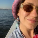 Gözde Cığacı Instagram – Çantamı Annem @hope.fuldreams 
Şapkamı İlten teyzem @enna_crochet_  Yaptı (: 💖
Küpelerimi de @rivsribs küçük kardeşimden çaldım.