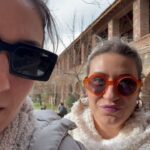 Gözde Cığacı Instagram - Kelimelere henüz dökmeye bile kıyamadığım “ilk” ler yaşadım…öyle bi his ki bunun sonu yok biliyorum.Kendimle yüzleştiğim,reddedip pes etmek isterken kendime inancımın hep körüklendiği bi kamptı…Ben ayaklarım yere basıyor sanmışım,ben aşık oldum sanmışım ve ben nefes aldığımı zannetmişim… Sizi benim yoluma çıkaran her şeye şükür ve Teşekkür 🙏🏻 @mustafatoltek @cigayoga @kentligurular Ağlamakta bizdendi,katılarak gülmekte ve tabi orda bulunan herkes de (: hepimiz bir iz 🤍 “Yüreğimiz kıymet bilene emanet” Mevlânâ Celâleddîn-î Rûmi