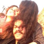 Gülçin Hatıhan Instagram – Çünkü dost, çünkü kardeş, çünkü canımın teee içisiniz. Nice böyle güzel yıllarımız, anılarımız, işlerimiz, tatillerimiz olsun. 10 yılı devirdik çoktan, nice 10 yılımıza. Çoook seviyorum sizi. ♥️♥️ @oyaunustasi @nineteen0seven
