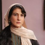 Gülçin Hatıhan Instagram - İnanılmaz iyi bir senaryo, müthiş görsel şölen, muazzam reji, aşırı iyi oyunculuklar izleyeceğiniz bir destan geliyor bu akşam ekranlarınıza. Öyle çok emek var ki! Tüm ekip arkadaşlarımın gönlüne, soğukta donan ellerine, güzel gören gözlerine sağlık. 🤩 Yolumuz açık ve uzun olsun. 🙏🧿🌳 Akşama bekleriz efendim @trt1 @karaagacdestanidizitrt 📸 @adm.merve 👏🙏♥️
