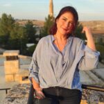 Gülçin Hatıhan Instagram – Caaanım Midyat’ımdan.. Herkese sevgilerimle ♥️
From my precious Midyat, with tons of love 💞
📸 @aslisamat @elvan_demirez 🙏🌸