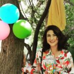 Gülçin Hatıhan Instagram – Ah Handan’ım.. Sana veda etmek ne zor. Gülçin olarak çok sevdim seni, kızdım, üzüldüm senin için. Sevindim, sevdim.. Bir karakter ile ne kadar haşir neşir olunabilirse o kadar oldum bu geçtiğimiz 2,5 senede. Bana nasip olduğun için hem minnettâr hem gururluyum. Bu güzel yolculuk için başta @banumiafilm ve @atvturkiye olmak üzere tüm sevgili yönetmenlerime, kamera arkasındaki o muazzam ekibe, birbirinden yetenekli oyuncu arkadaşlarıma teşekkürü borç bilirim. Masalımız uzun yıllar yankılanacak Mezopotamya semalarında ve kurduğumuz dostluklar bakî kalacak. Ve bu gözlerin gördüğü en görkemli fandom, sizlere de selâm olsun. Bu uzun yolda bizi hiç yalnız bırakmadınız. Hoşçakalın, sevgiyle kalın 🙏♥️🦋