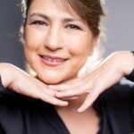 Gülçin Hatıhan Instagram - Ne dersiniz, güldürür mü 2022 yüzümüzü? Herkese selamlar sevgiler 💖