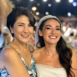 Gülçin Hatıhan Instagram – Çoook uzun yılları yolları geçip geldik bugünlere.. Gözlerin hep aşkla parlasın, alkışın ışığın eksik olmasın bebeğim benim ♥️♥️♥️♥️♥️ @nazlipinarkaya #nazlıi̇smailoral 🧿🌸💖