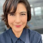 Gülçin Hatıhan Instagram – Aslında saçımdaki beyazlara destan yazasım var ama aklım kesilmeyi bekleyen kavunda.🍈 İyi geceleeerr ♥️♥️♥️♥️