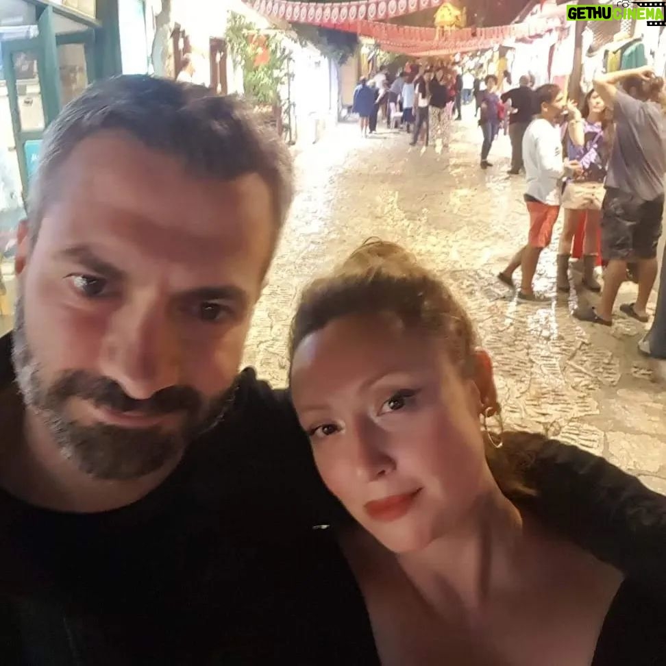 Gülçin Santırcıoğlu Instagram - I seem to have loved you in numberless forms,numberless times In life after life,in age after age,forever My spellbound heart has made and remade the necklace of songs That you take as a gift, wear round your kneck In your many forms In life after life, in age after age,forever Whenever i hear old chronicles of love,it's age old pain It's ancient tale of being apart or together As i stare on and on into the past in the end you emerge Clad in the light of a pole star piercing the darkness of the time: You become an image of what is remembered forever You and i have floated here on the stream that brings from the fount At the heart of time,love of one for another We have played along side millions of lovers, shared in the same Shy sweetness of meeting,the same distressful tears of farewell Old love but in shapes that renew and renew forever Today it is heaped at your feet, it has found its end in you The love of all man's days both past and forever Universal joy, universal sorrow.universal life. The memories of all loves merging with this one love of ours.. And the songs of every poet past and forever. #rabindranathtagore @utkubsyzc Sevgili sevgilim,kocam iyi ki doğdun...