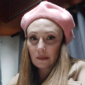 Gülçin Santırcıoğlu Instagram - Valla dizi için sarışın olmuştum💋💋💋💋 @elcinsan