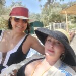 Gülçin Santırcıoğlu Instagram – Kardeşle tatil gibisi var mı..@elcinsan Mutluluk…