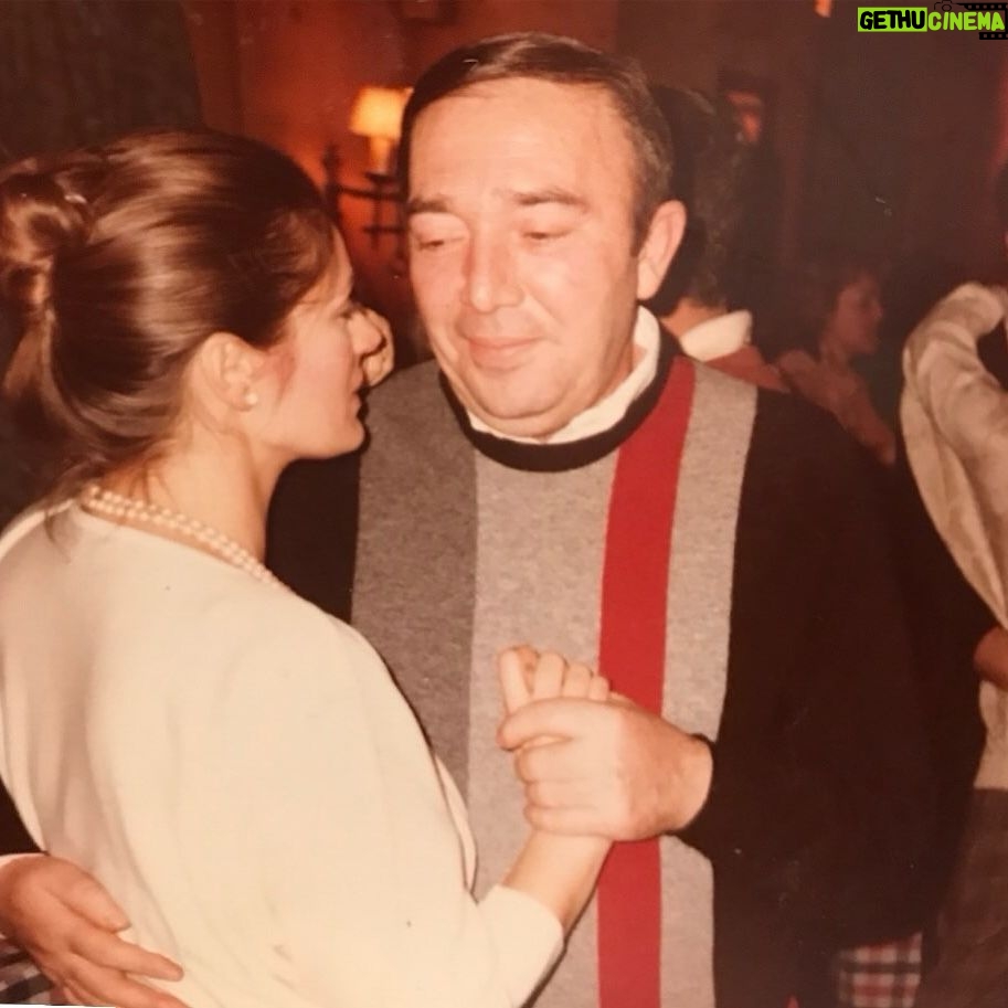 Gülşen Bubikoğlu - 30.2K Likes - 50 yıllık dans.. yarım asırlık yol arkadaşlığı.. yani .. herkesin harcı değil .. 🙏❤️🌹