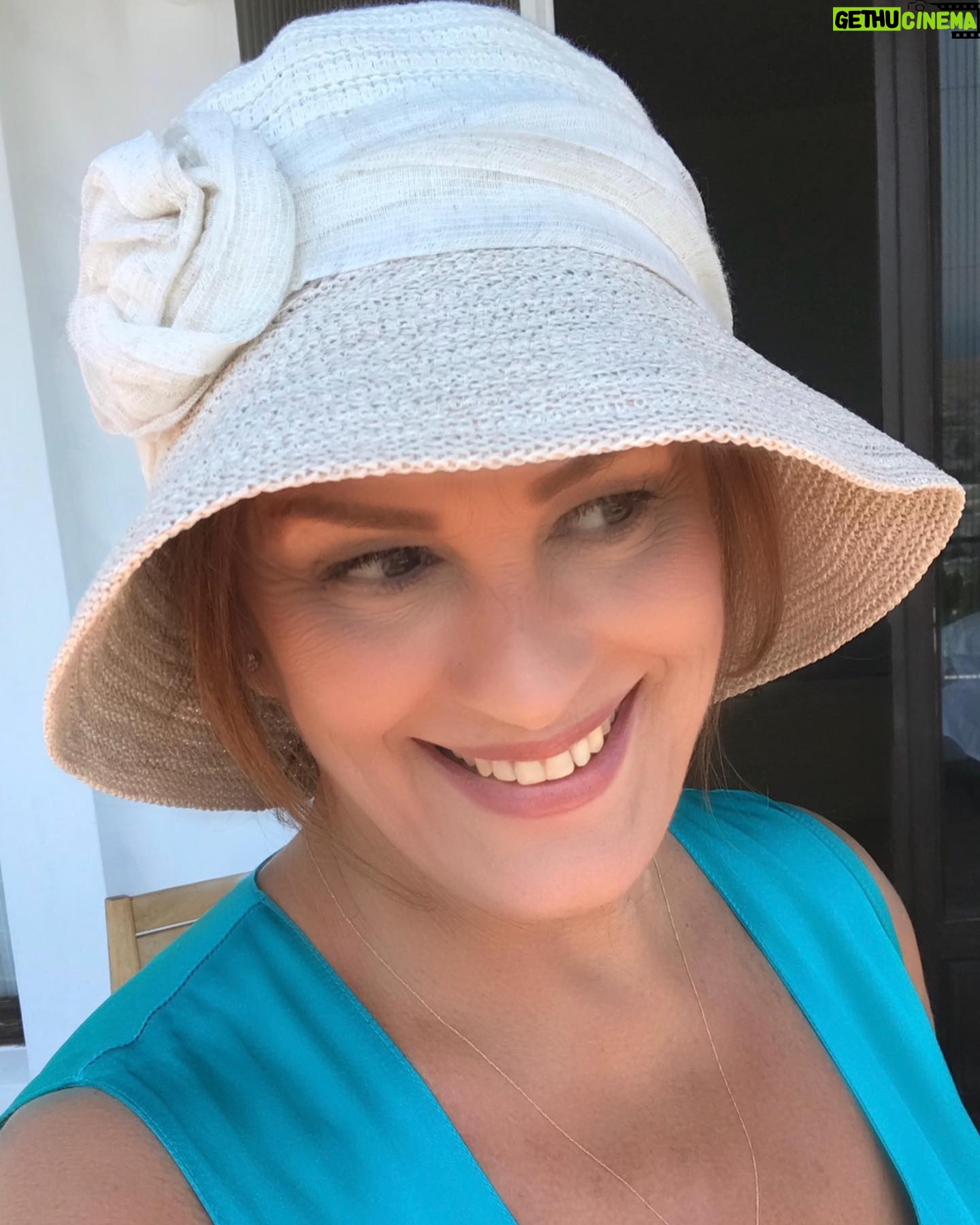 Gülşen Bubikoğlu - 7.2K Likes - Güzel bir yaz günü.. bahçede biraz D vitamini ☀️✨