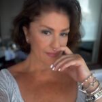 Gülşen Bubikoğlu Instagram - Güzel bir gün olsun . Sıcaklara dikkat, sağlıkla kalın.🌹