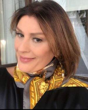 Gülşen Bubikoğlu Instagram - Yeni yılın ilk günü.. Mutlu , sağlıklı , neşe dolu , keyifli bir yıl olsun .🍀
