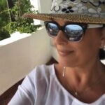 Gülşen Bubikoğlu Instagram - Geçen yıldan😊(yenisini çekmeye üşenince )..😄