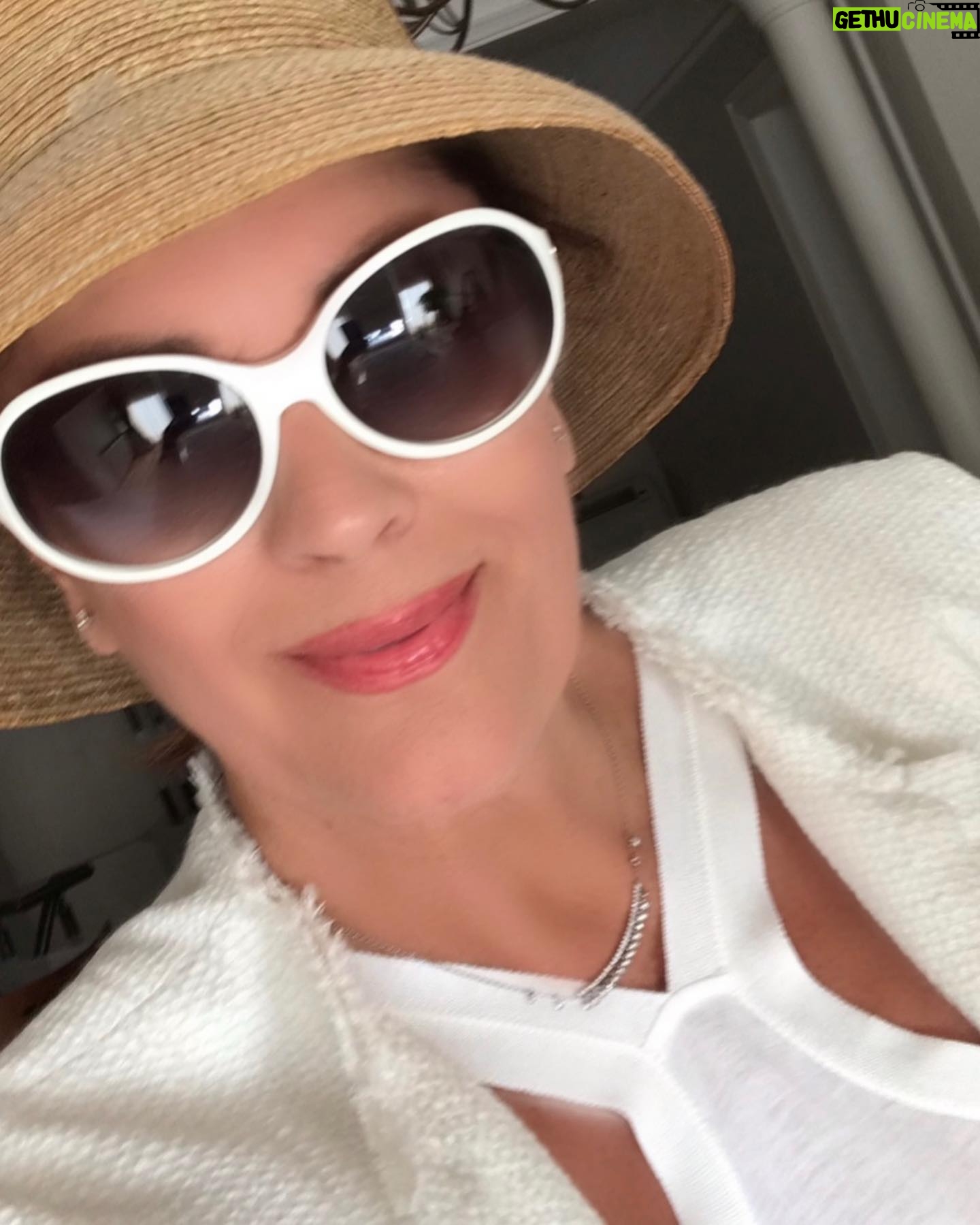 Gülşen Bubikoğlu - 6.1K Likes - Geçen yıldan😊(yenisini çekmeye üşenince )..😄