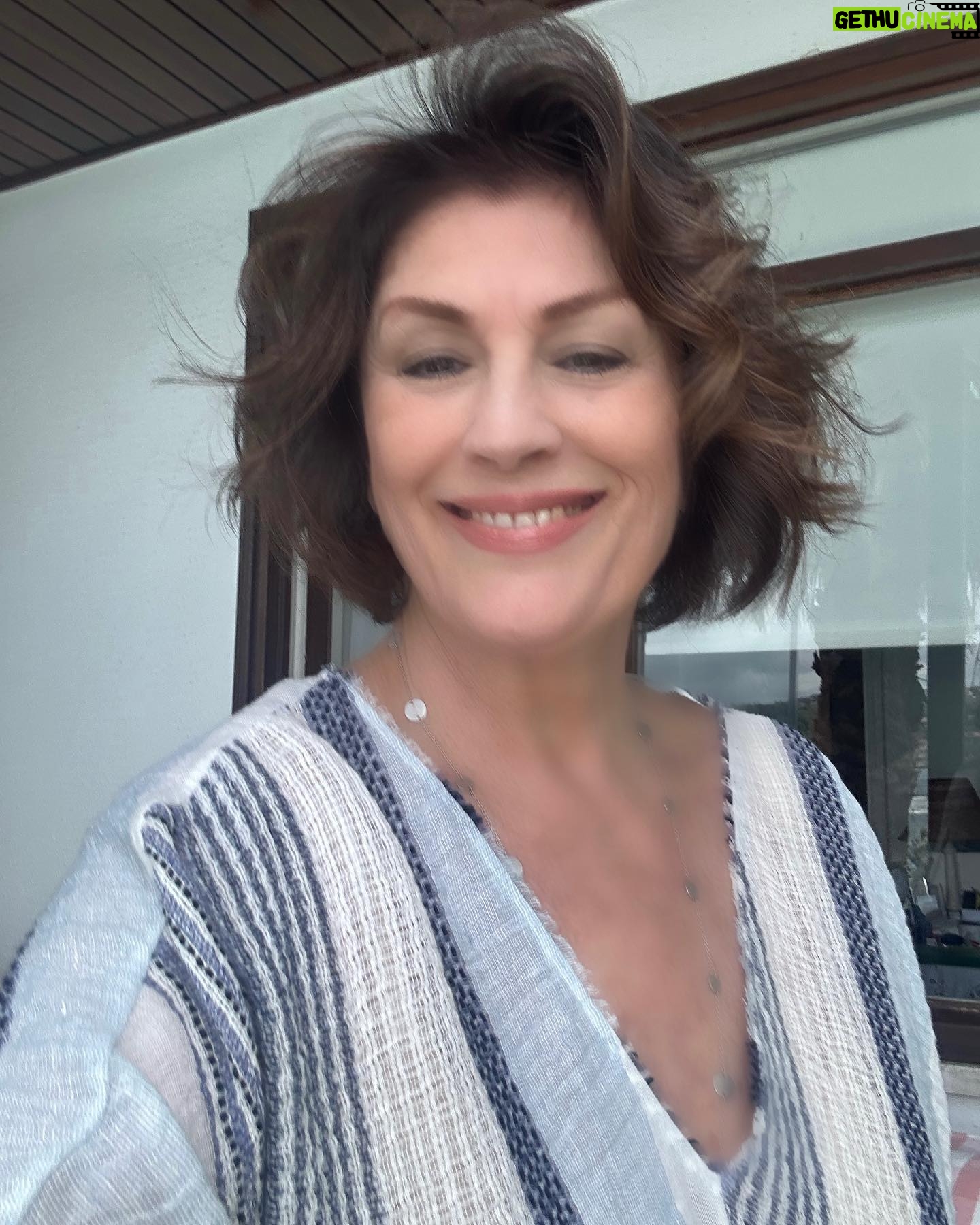 Gülşen Bubikoğlu - 8.9K Likes - Bahçenin güzel kokularıyla sabah mahmurluğu … güzel bir kahve..