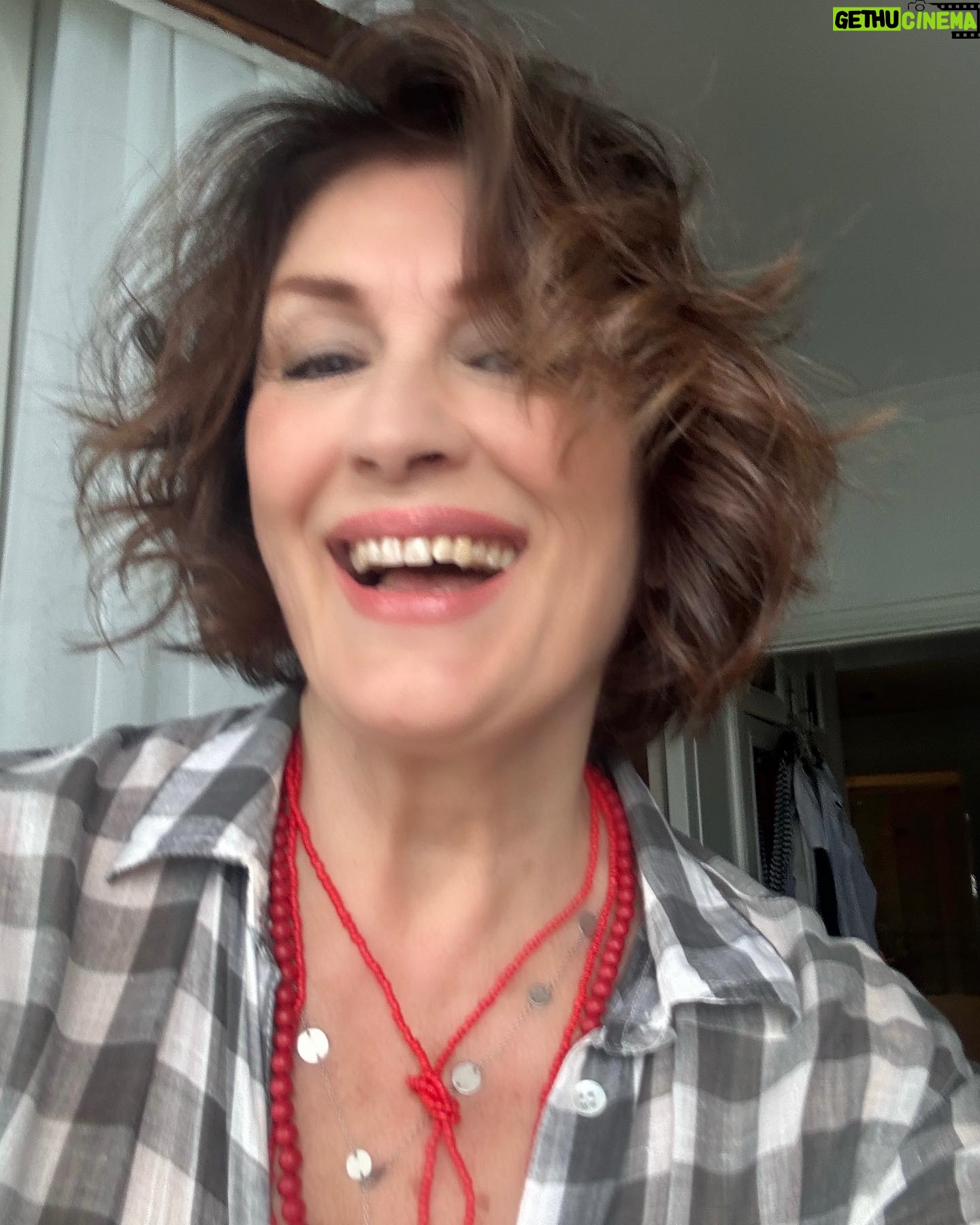 Gülşen Bubikoğlu - 6.5K Likes - Biraz neşe , hepsi bu🥰