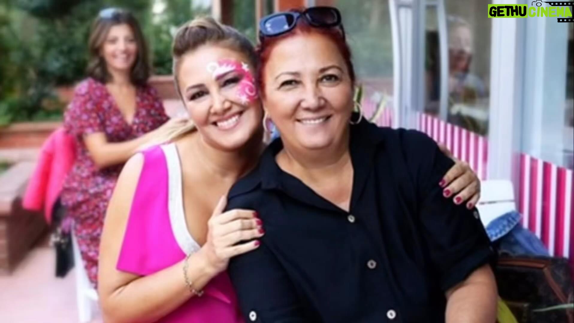 Gülden Avşaroğlu - 555 Likes - Başımın tacııı Annemin doğum günü 🍀 şükürler olsun aldığın nefese 🤲🧿🧿🧿