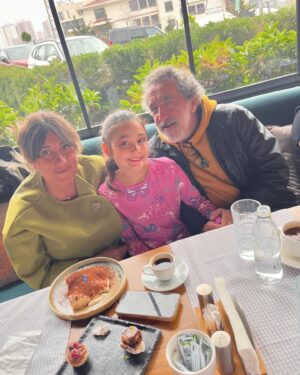 Gülden Avşaroğlu Instagram - Kiraz Hanım ın ilk sahne deneyiminde ağır konukları vardı 😎🧿