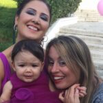Gülden Avşaroğlu Instagram - Ahhh ahh anlatılmaz yaşanır bi durum bizimki … uzak ama elele daima .. saniyede kaldığı yerden devam eden artık bir kirpik hamlesiyle anlaşabildiğimiz bir seviye :) bacım ahretliğim ne diyim işte iyi ki doğdun iyi ki benim sedam oldun :) sedam işte. Kısa , öz ve net !!! Seviyorum seni biliyosun :) tamam şımarma 44 oldun 🤣🤣🤣 bi ağır dur bi ciddi dur 🤣🤣🤣🧿🧿🧿