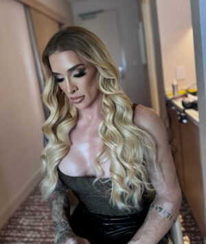 Gabbi Tuft Instagram - Sneak peek… Here in Vegas for a special event and moment.
-
Hair & glam: @themickeyfitzpatrick 
-
#beauty #picoftheday #glam