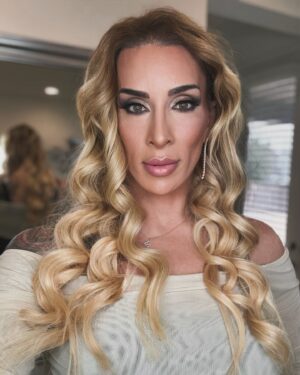Gabbi Tuft Instagram - Mother 🔥
-
#glam #glammakeup