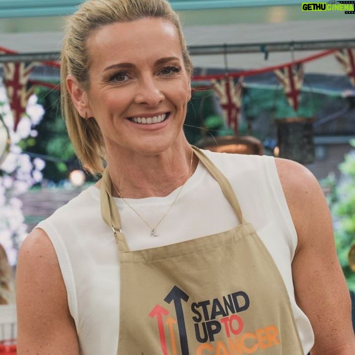 Gabby Logan Instagram - The Great Celebrity Bake Off for @su2cuk watch or stream on Sunday at 7.40pm on @channel4 ππ» Such a joy to be part of this special show with @phlaimeaux @otimabuse @suziruffellcomedy @prueleith @alisonhammond55 @noel_fielding and yes that is @blakelively who watched from the back of the tent sheβs such a big fan of #GBBO not at all intimidating π¬ having her there as the final judging took place. Stand Up To Cancer UK, the joint national fundraising campaign between Channel 4 and Cancer Research UK, has celebrated a decade of partnership which has now raised more than Β£113m to fund life-saving cancer research. All the money raised by Stand Up To Cancer funds translational research, to help take discoveries from the lab and turn them into tests and treatments to benefit patients. To find out more about Stand Up To Cancer and how you can support, visit su2c.org.uk or channel4.com/SU2C or follow us on Facebook, Twitter, Instagram or TikTok. ππ»ππ»ππ»
