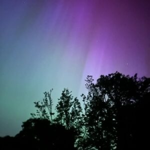 Gabby Logan Instagram - We got out of bed. Wandered around in pyjamas and our eyes gaped in awe. #northernlights