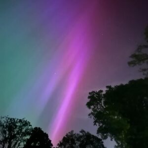 Gabby Logan Instagram - We got out of bed. Wandered around in pyjamas and our eyes gaped in awe. #northernlights