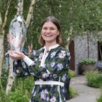 Gabby Logan Instagram – This year @musculardystrophyuk was proud to have a garden at @rhschelsea and for the last 18 months the incredible @ulamariastudio has worked to build a garden that was a beautiful and immersive forest bathing experience. She also used materials that held great meaning for those affected by this muscle wasting disease.

The rewards for her hard graft and imagination are that the garden won a Gold Medal and was voted Best in Show. Now viewers of the BBC are also asked to vote for their favourite, so you know where I would love you to vote if you are watching the BBC coverage. 

Well done to Martin and the team for a brilliant collaboration with Ula to create this memorable and winning creation by sharing your experiences. As President of @musculardystrophyuk I can tell you this means so much to the community. 

The garden will eventually be recreated in Glasgow @ppwhospice 💙
