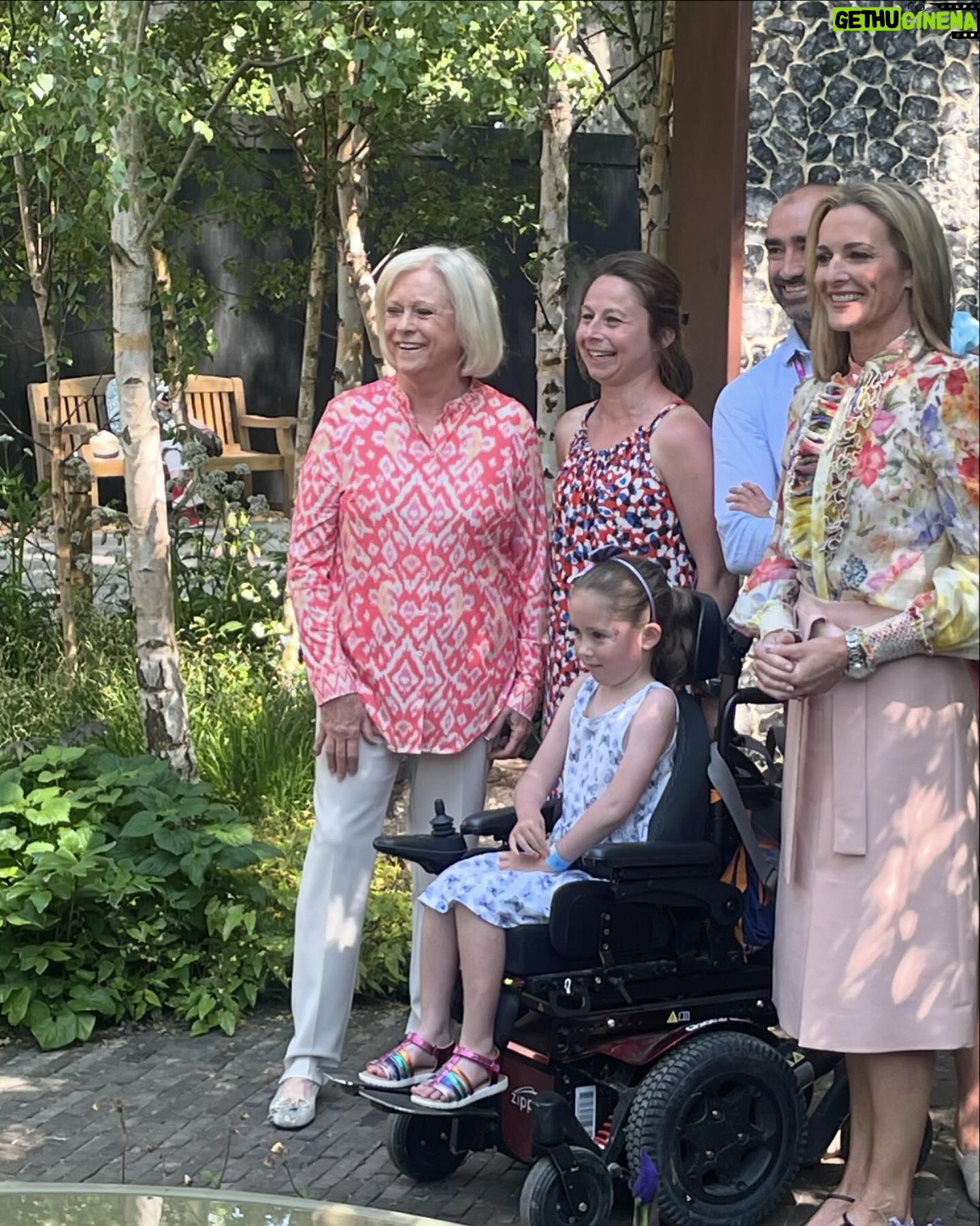 Gabby Logan - 6.4K Likes - Pretty perfect day with @musculardystrophyuk @rhschelsea 🧡