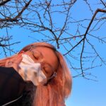 Gabee Instagram - 여러분 새해복 많이 받으세요! 전 2023년에도 일출보러 왔어요☀️ 새해 일출을 보는게 어느 순간부터 저에겐 꼭 해야하는 연례행사가 되어버렸어요. 새해 일출 보면서 비는 소원은 진짜 이루워지는거 같거든요🤔 올해는 유난히 빨갛고 크게 타오르는 태양을 봐서 더 기분이 좋아요! 여러분의 2023년 새해소망은 어떤건가요🥳