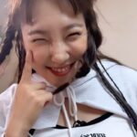 Gabee Instagram - #대세갑이주 3화게스트는 은지언니! ❤️ @happy._.ej 은지 언니만을 위한 안무를 만들어 볼까하다가,,, 룩이 너무 키치라서 키치 알려주고 뮤비까지 찍어버린 이번 화😜 이언니 정말 눈웃음만큼은 빌보드 1위야,,,