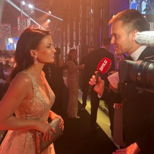 Gabriela Partyšová Instagram - Včerejší @ples_jako_brno jsem si užila na tanečním parketu s mým přítelem 💃🕺a taky jsem natáčela rozhovory,ve kterých se dozvíte,ze moje šaty byly ze skvělého  @svatebnisalonemilie z Karlových Varů,šperky @korbicka_sperky 👍 a za make/Up Dekuji @terezasfaceblog 🙏 @fait_gallery