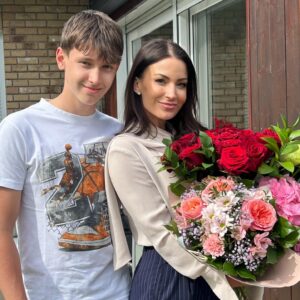 Gabriela Partyšová Instagram - Děkuji všem mým blízkým za krásný narozeninový den.Bylo mi s vámi moc pěkně💙 🥰