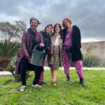 Gabriela Barros Instagram - Deixo-vos aqui alguns momentos de bastidores da nossa série SEMPRE que estreou ontem na @rtppt e na @primevideopt . Obrigada @manelpureza por mais este desafio gigante que me lançaste e que graças a ti e à @tristao_rita , mais uma vez, o que parecia ser impossível tornou-se fazível. Amo trabalhar convosco!!! Ao @luisfilipeborges pelo texto soberbo que escreveu para o meu episódio ! Obrigada obrigada!!!👏🏻👏🏻👏🏻👏🏻 Parabéns aos outros 2 autores da série @luislobaoferreira e @pasteldbacalhau . Obrigada a toda a equipa da @coyotevadio e a todos os sectores que trabalharam arduamente para celebrar e ajudar a relembrar este 25 de Abril da forma mais correta e bonita. Para mim, SEMPRE arte. SEMPRE amor. SEMPRE respeito. SEMPRE liberdade. SEMPRE ♥️