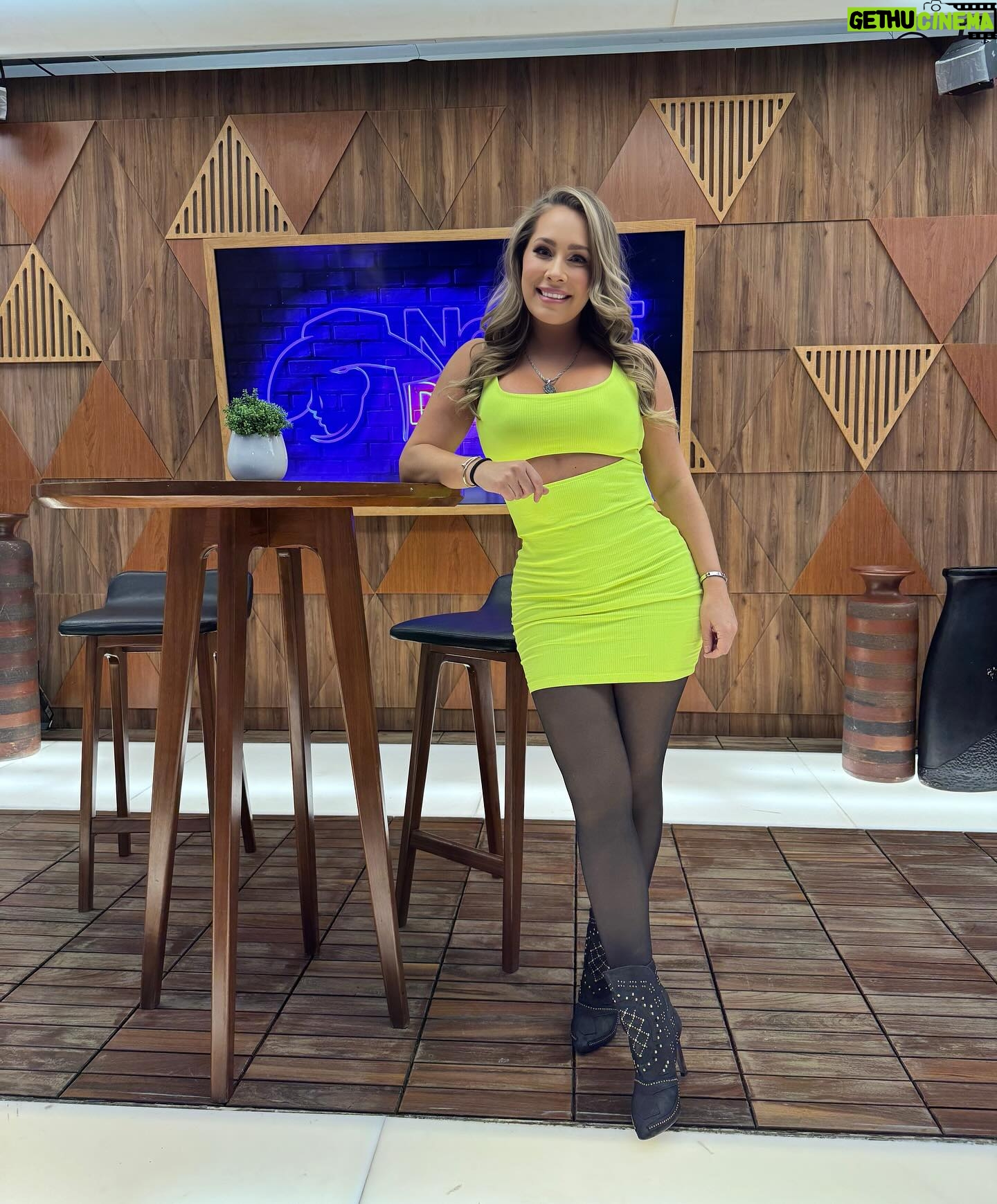 Gabriela Carrillo Instagram - Ya es viernes!!! Se van de puente?