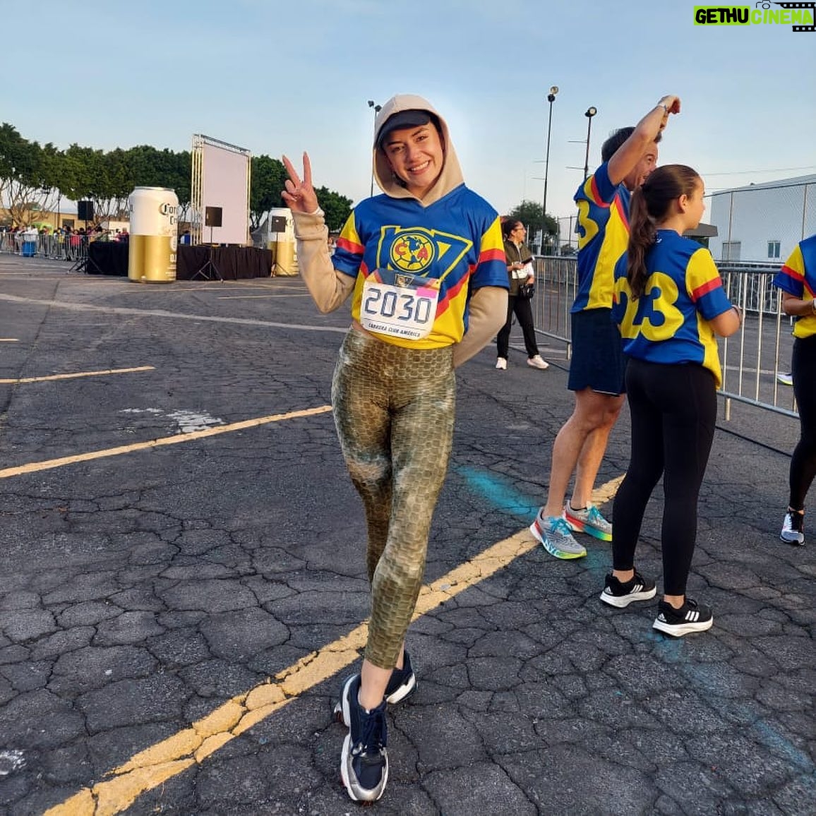 Gabriela Carrillo Instagram - Así fue el ambiente que se vivió en la #CarreraÁguila, en las inmediaciones del #EstadioAzteca, donde se dieron cita celebridades del espectáculo y el deporte, para acompañar a las familias mexicanas que se sumaron a esta gran fiesta deportiva en la que todos resultaron ganadores 🏆🥇 #EstoEsAmérica
