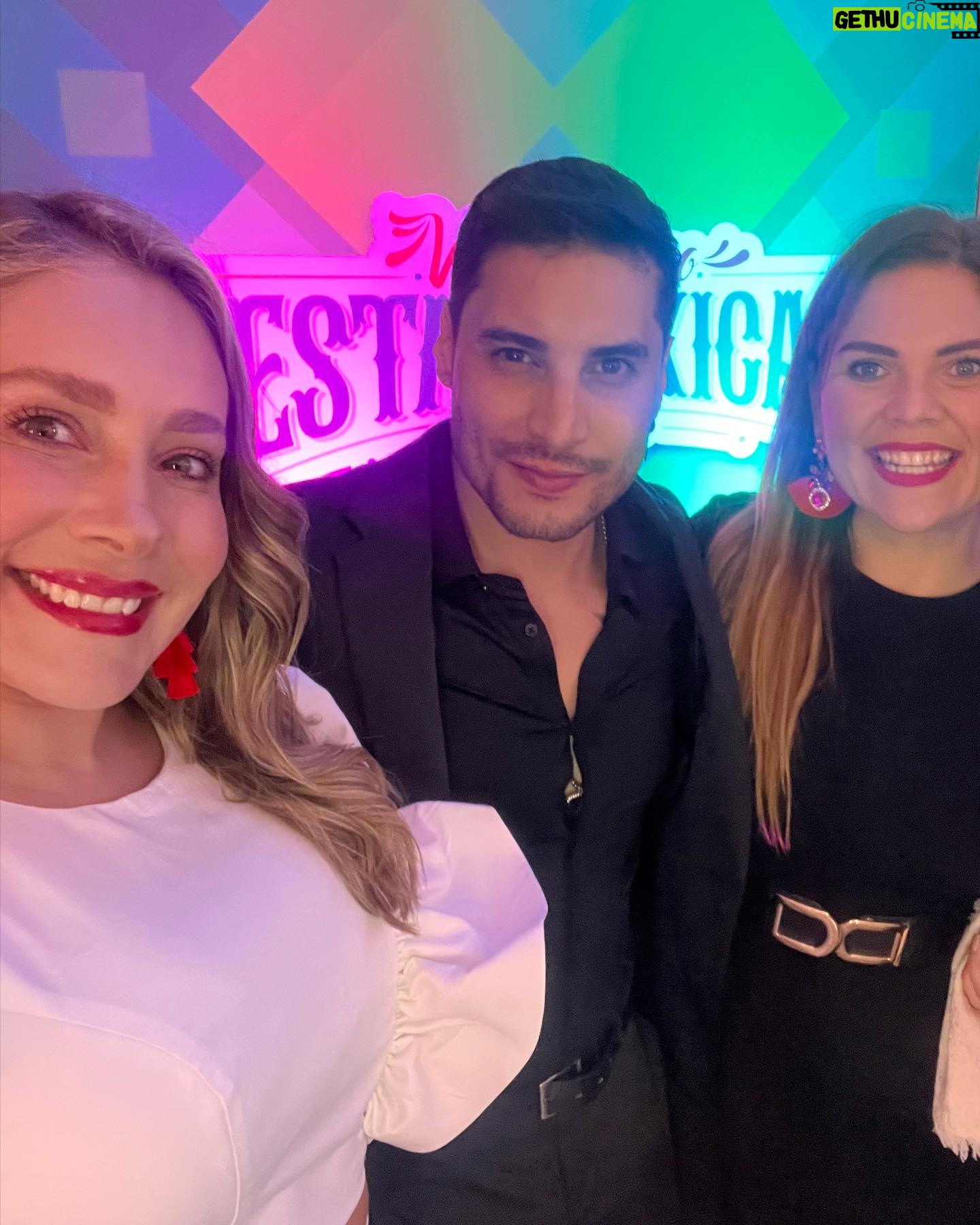 Gabriela Carrillo Instagram - Y que viva Mexico señores!!! Siempre feliz y agradecida de haber nacido en un país tan hermoso! Me siento orgullosa de ser mexicana!! #fiestamexicana . . . @suheyriveroll2 @alexpereaof @diegokleinfranco @televisa