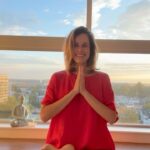 Gabriela Dias Instagram - A little vinyasa to start my day! • Um pouco de movimento para começar essa quarta feira maravilhosa.