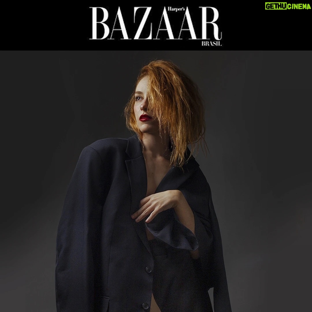 Gabriella Di Grecco Instagram - Estamos de volta na @bazaarbr ! ✨ Tô muito feliz por conversar com o pessoal da @bazaarbr falar sobre transição capilar, autoaceitação, meio ambiente e muito mais, com fotos exclusivas! A matéria completa tá disponível no site! (Link na Bio) Dá uma passadinha lá e me conta o que você achou! O que vc sentiu! 🤍 Obrigada! @bazaarbr pelo espaço @srsaponcio pelas fotos exclusivas @brunabrandaocom pela parceria de sempre!