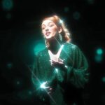 Gabriella Di Grecco Instagram - THE CHRISTMAS SHOW Não tem melhor recordação pra esse #tbt que a linda temporada que fizemos em Porto Alegre! Aqui vão alguns highlights do retorno da Senhora aos palcos acompanhada do melhor elenco e equipe possíveis! Obrigada pela confiança @thechristmasshowbrasil @miguelfalabellareal @fernanda_chamma @prototipofilme E obrigada a todos do elenco e equipe! Tô doida pra iluminar o Natal com vocês em muitas outras cidades do Brasil e do mundo! ❤️ Menção honrosa pro item 3 desse carrossel. Sempre me arrepio com esse dueto LINDO com a @brunaguerin obrigada por esse mashup @jorgedegodoy_ ❤️