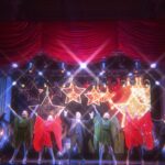 Gabriella Di Grecco Instagram - THE CHRISTMAS SHOW Não tem melhor recordação pra esse #tbt que a linda temporada que fizemos em Porto Alegre! Aqui vão alguns highlights do retorno da Senhora aos palcos acompanhada do melhor elenco e equipe possíveis! Obrigada pela confiança @thechristmasshowbrasil @miguelfalabellareal @fernanda_chamma @prototipofilme E obrigada a todos do elenco e equipe! Tô doida pra iluminar o Natal com vocês em muitas outras cidades do Brasil e do mundo! ❤️ Menção honrosa pro item 3 desse carrossel. Sempre me arrepio com esse dueto LINDO com a @brunaguerin obrigada por esse mashup @jorgedegodoy_ ❤️